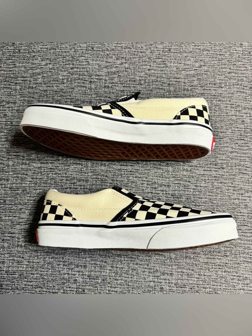 Vans Classic Slip Ons for Kids - Picture 4 of 13